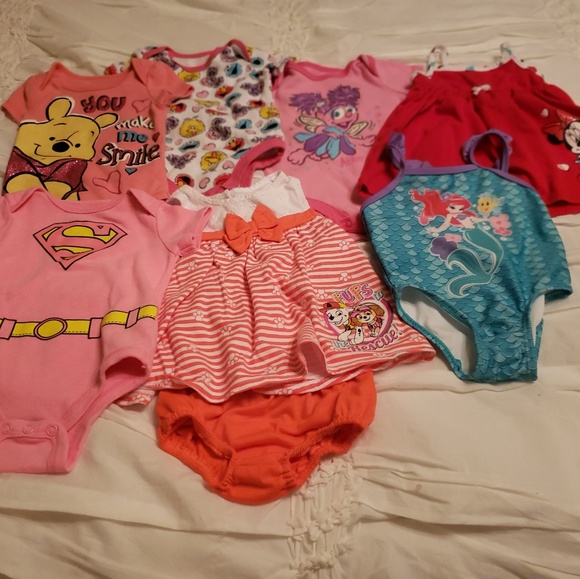 Seven Piece Baby Girl 0-3 and 3-6M Character Set. - Picture 3 of 3